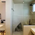 Jacuzzi By Divalproperties-mykonos Szálloda Megáli Ámosz